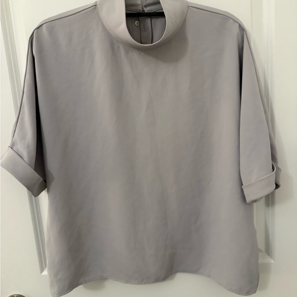 Uniqlo Gray high neck Blouse size m